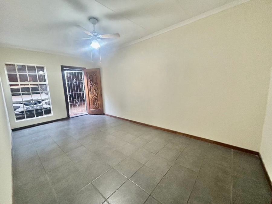 5 Bedroom Property for Sale in Ifafi North West